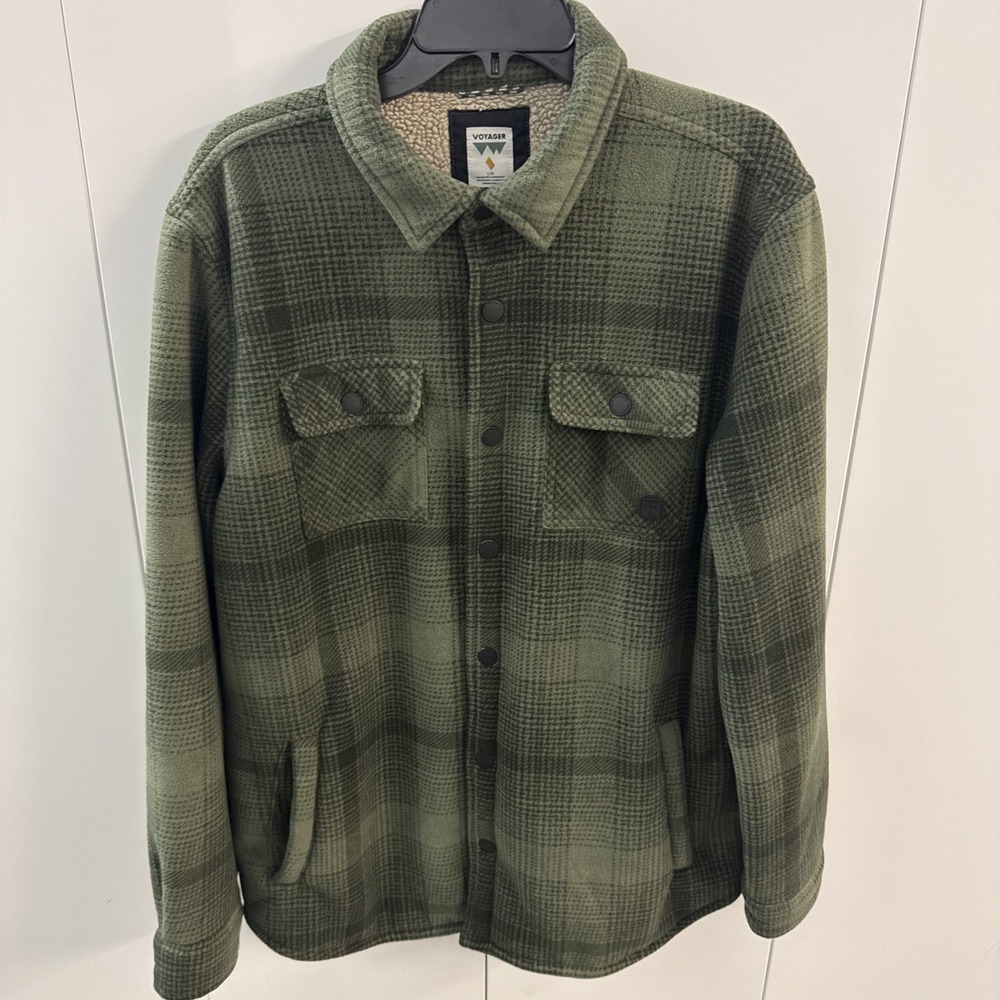 Voyager Sherpa Lined Mens Large Green Plaid Fleece Shacket Button Warm Outdoors